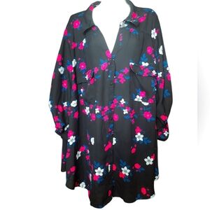 Torrid  Floral Blouse Roll Tab 3/4 Sleeves Black Pink White Floral